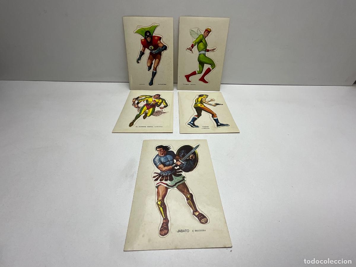 Coleccionismo cromos troquelados antiguos: LOTE-5 PEGATINAS-CROMO HEROES DE BRUGUERA - A&Ntilde;OS 70 - FLYMAN-SUPERSONIC-EL HOMBRE ARA&Ntilde;A-KUMAN-JABATO