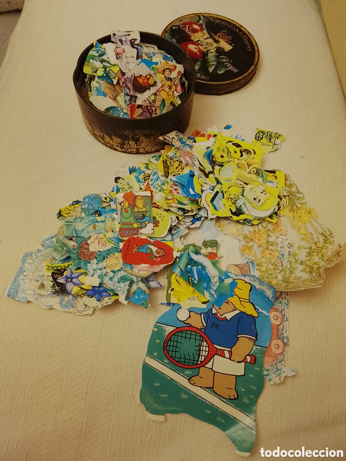 Coleccionismo cromos troquelados antiguos: Antigua caja de caramelos ,conteniendo 500 cromos troquelados