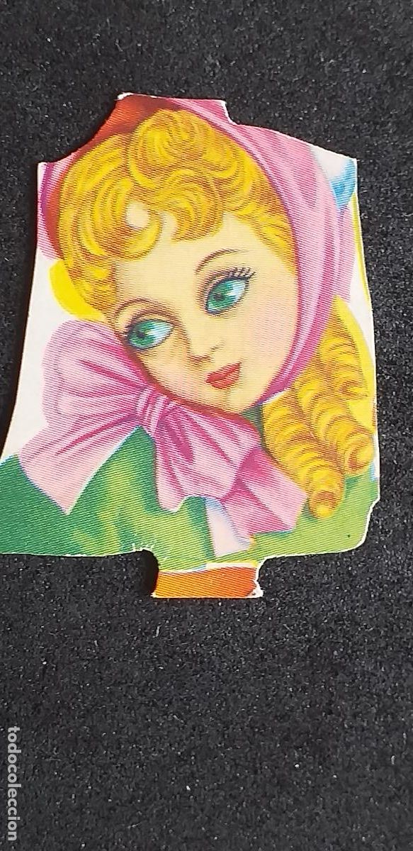 Coleccionismo cromos troquelados antiguos: CROMO TROQUELADO-V8-aprox 25x20mm.-CHICAS.