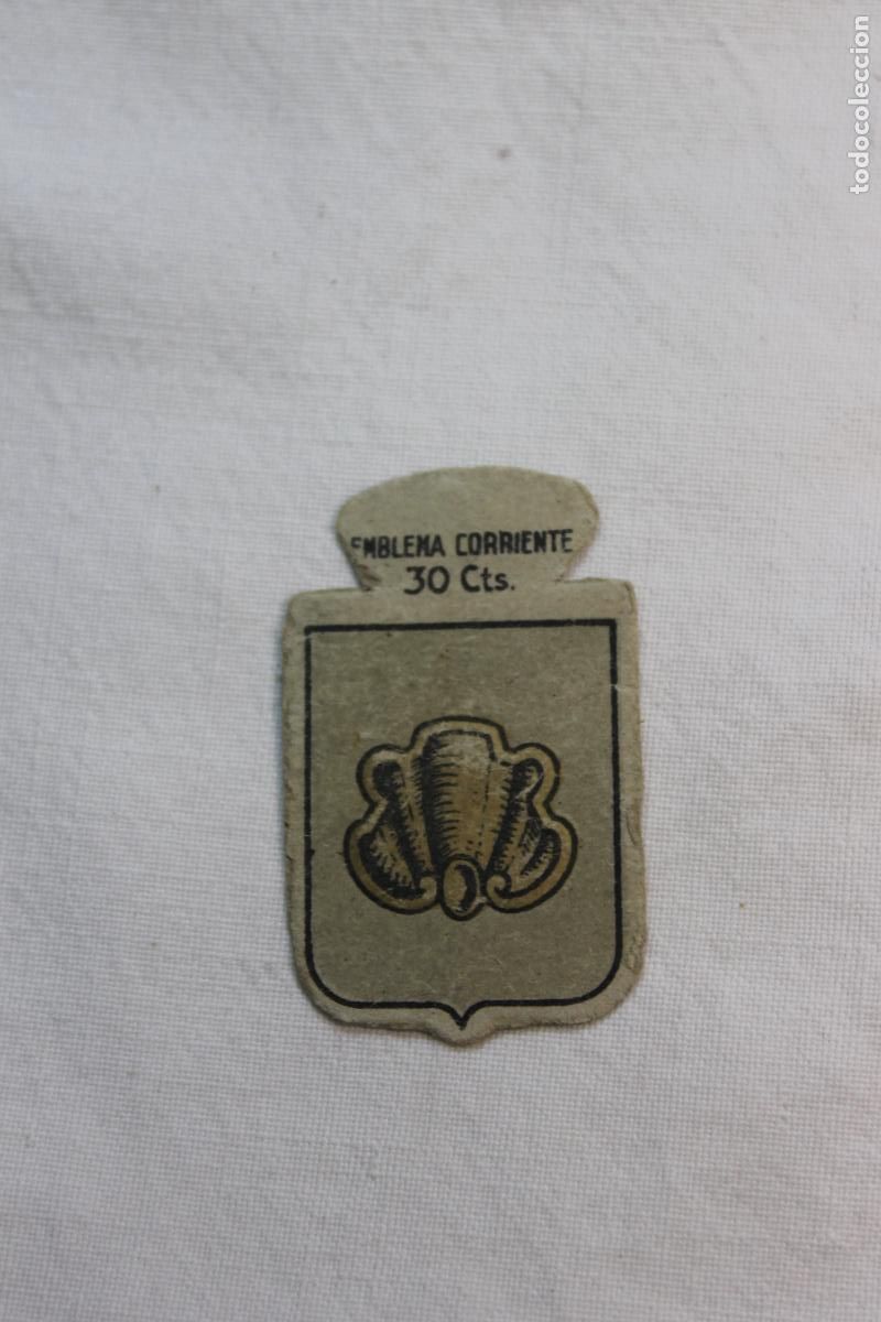 Coleccionismo cromos troquelados antiguos: EMBLEMA AUXILIO SOCIAL BINISALEM N&ordm; 13