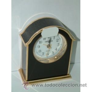 Despertadores antiguos: Reloj sobremesa metalico Orient - Foto 1