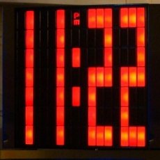 Despertadores antiguos: RELOJ CUBO DIGITAL DESPERTADOR SUPER-LEDS BRILLANTES ROJO. Lote 36514585