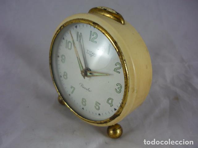 Despertadores antiguos: Reloj Despertador Titan Piccolo - Funciona - Foto 2