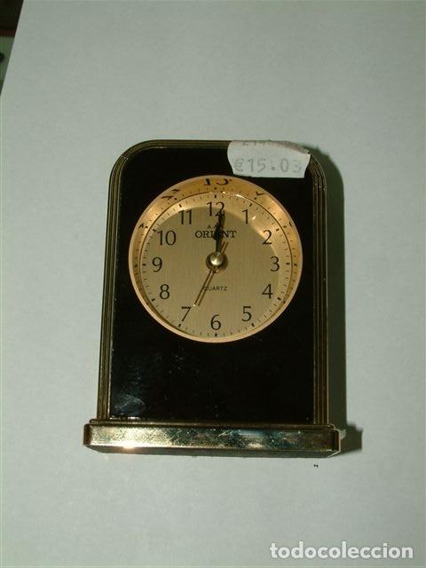 Despertadores antiguos: Reloj sobremesa metalico Orient - Foto 2