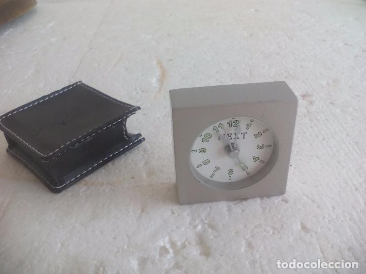 Despertadores antiguos: Peque&ntilde;o reloj despertador. Marca Next - Foto 1