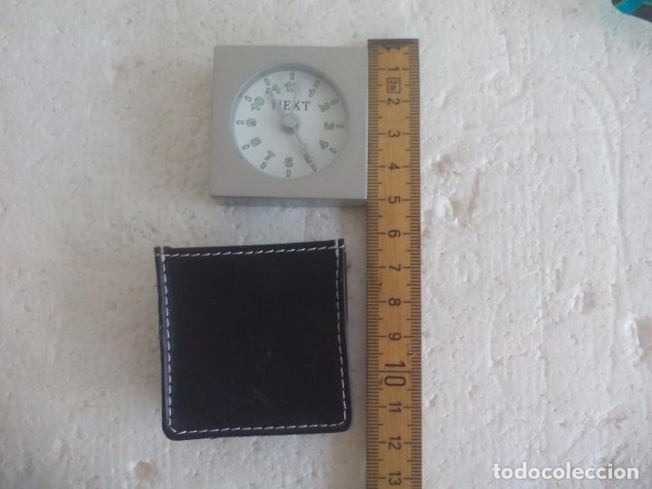 Despertadores antiguos: Peque&ntilde;o reloj despertador. Marca Next - Foto 3