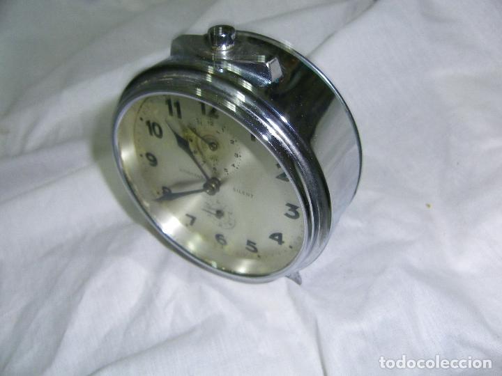 Despertadores antiguos: RELOJ DESPERTADOR ALEMAN -JUNGHAS SILENT - Foto 2