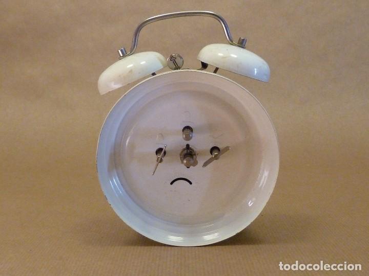 Despertadores antiguos: Reloj despertador vintage, marca Micro - Foto 3