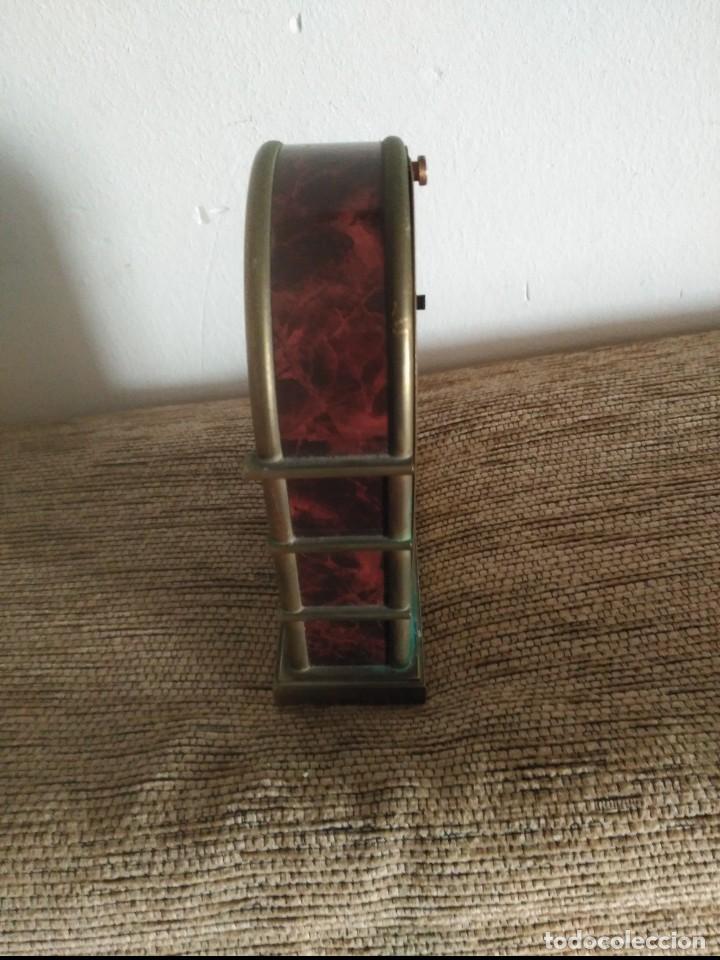 Despertadores antiguos: reloj de sobremesa orient metalico funciona - Foto 2