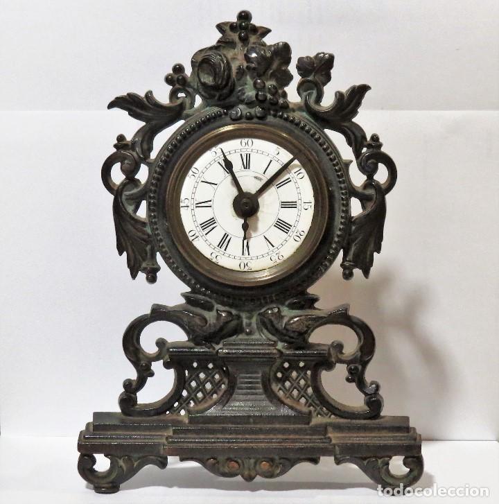 Despertadores antiguos: ANTIGUO RELOJ DESPERTADOR DE P&Eacute;NDULO - Foto 1