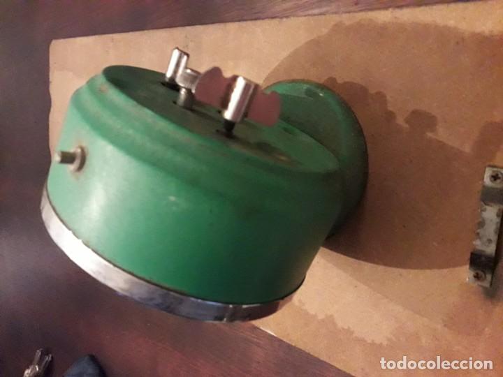Despertadores antiguos: Reloj despertador Micro verde - Foto 1