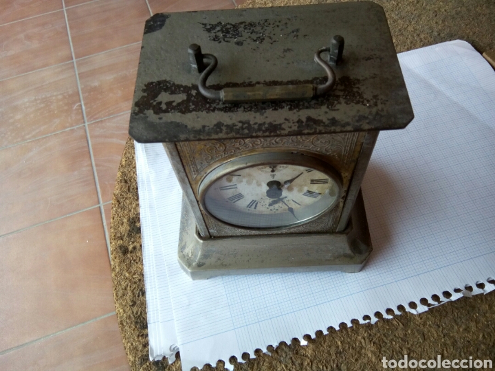 Despertadores antiguos: Antiguo reloj despertador de capilla - Foto 1