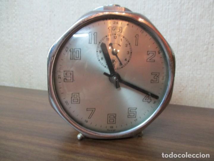 Despertadores antiguos: RELOJ DESPERTADOR SOBREMESA OCTOGONAL - Foto 5