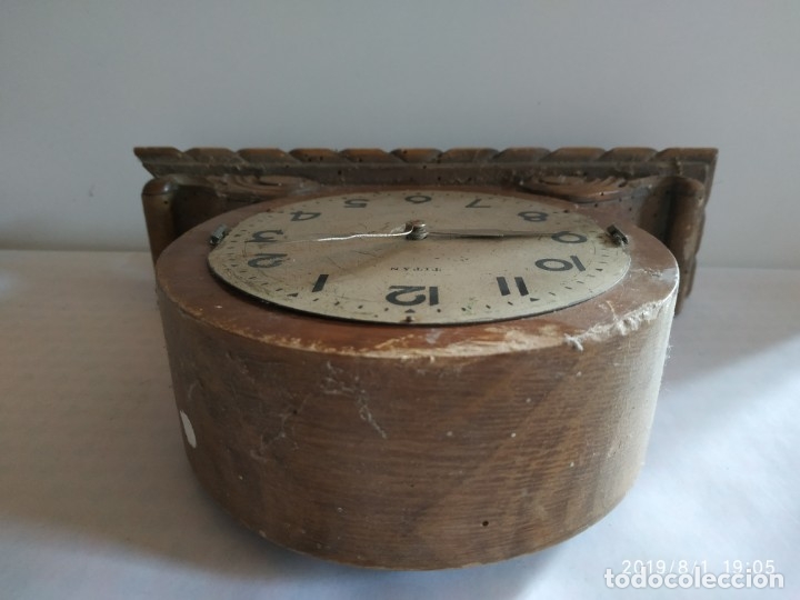 Despertadores antiguos: Antiguo reloj de madera marca Titan - Foto 4