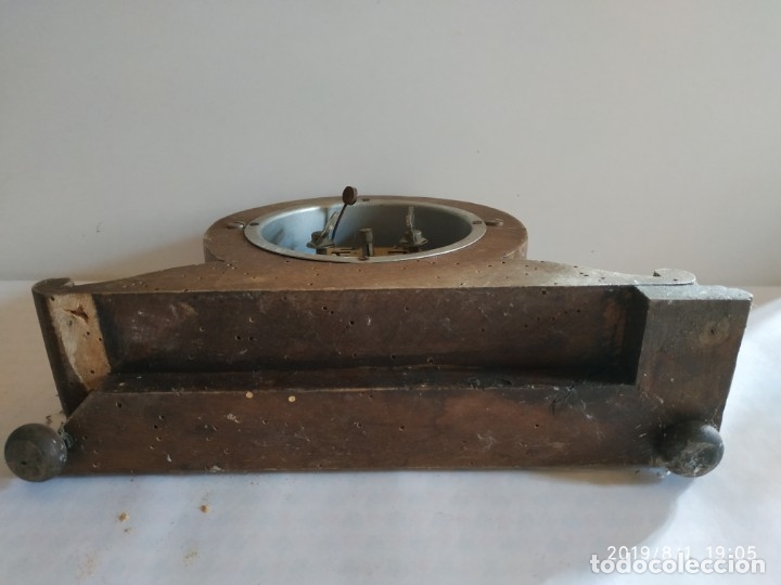 Despertadores antiguos: Antiguo reloj de madera marca Titan - Foto 5