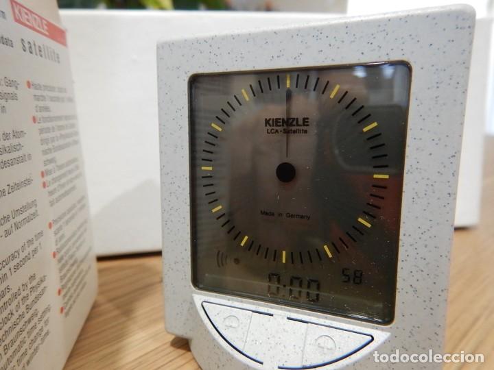 Despertadores antiguos: Reloj despertador sat&eacute;lite kienzle - Foto 1