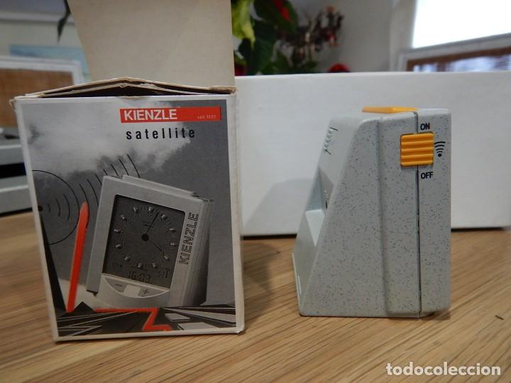 Despertadores antiguos: Reloj despertador sat&eacute;lite kienzle - Foto 4