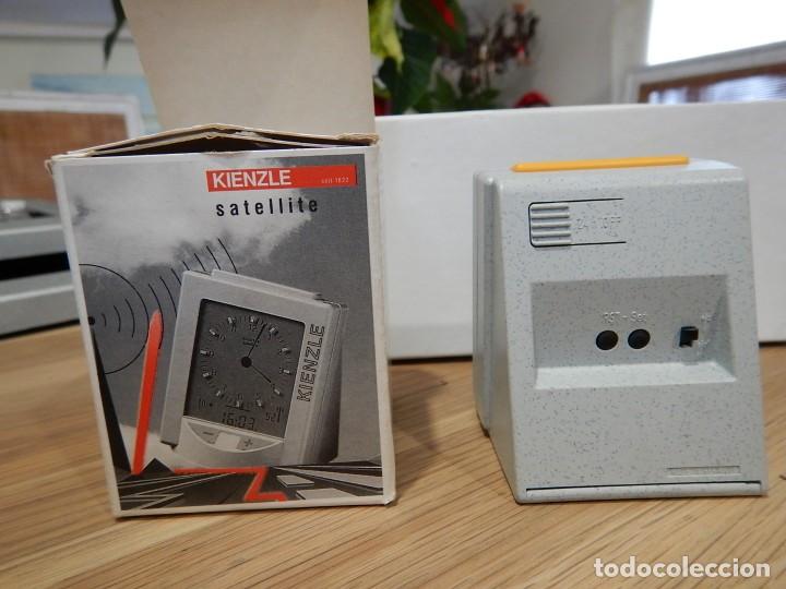 Despertadores antiguos: Reloj despertador sat&eacute;lite kienzle - Foto 5
