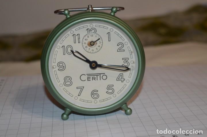 Despertadores antiguos: Antiguo reloj DESPERTADOR a cuerda / De METAL / Marca CERTTO - Fabricación ESPAÑOLA ¡Mira detalles! - Foto 1 - 227606425