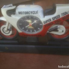 Despertadores antiguos: RELOJ MOTOCICLETA - MOTORCYCLE PARIS DAKAR. Lote 254157335
