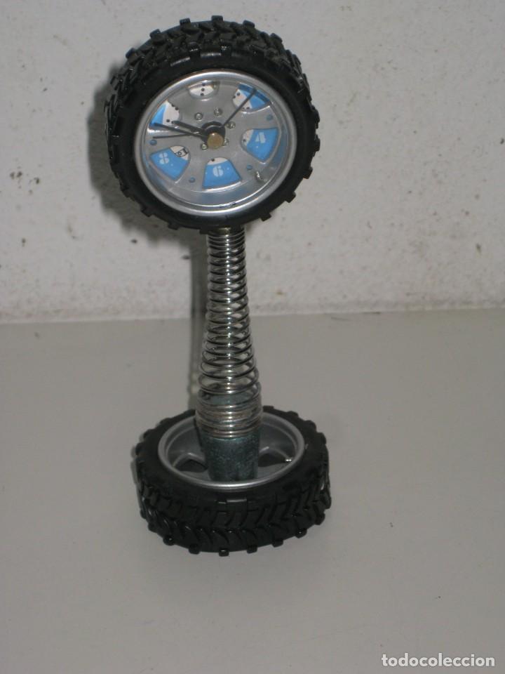 Despertadores antiguos: Reloj despertador rueda. - Foto 1 - 304257263