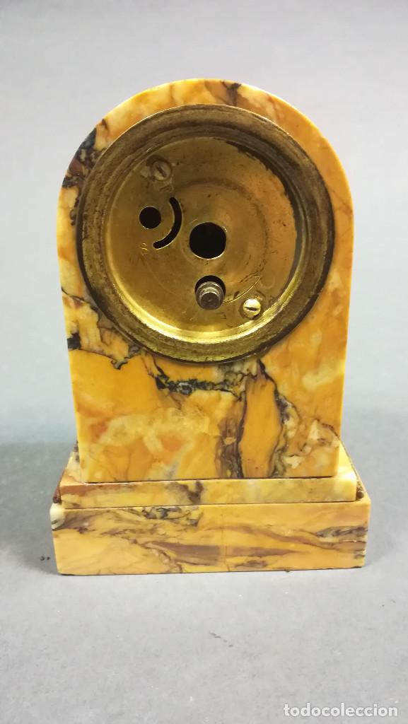 Despertadores antiguos: RELOJ DE CABECERA MARMOL AMARILLO Y LATON SIGLO XIX - Foto 4