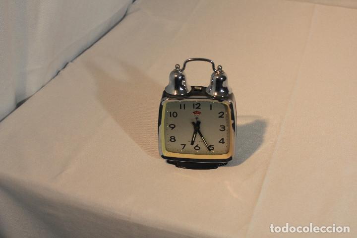 Despertadores antiguos: SET 5 RELOJES DESPERTADOR - Foto 1