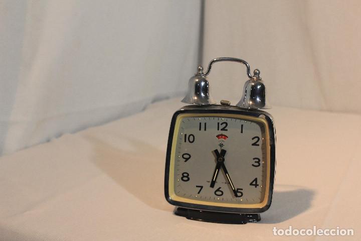 Despertadores antiguos: SET 5 RELOJES DESPERTADOR - Foto 2