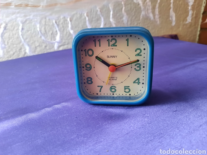 Despertadores antiguos: Reloj despertador Sunny de cuarzo.