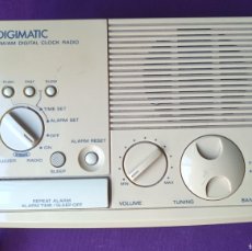 Despertadores antiguos: RADIO RELOJ DESPERTADOR. SONY ICF-C3W. DIGIMATIC DIGITAL CLOCK. FUNCIONANDO