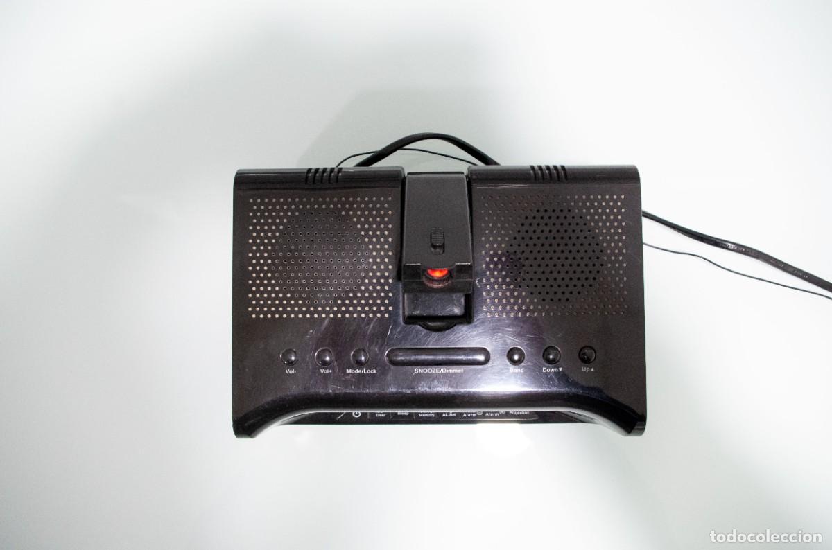 Despertadores antiguos: Radio despertador con proyector SILVERCREST. - Foto 3