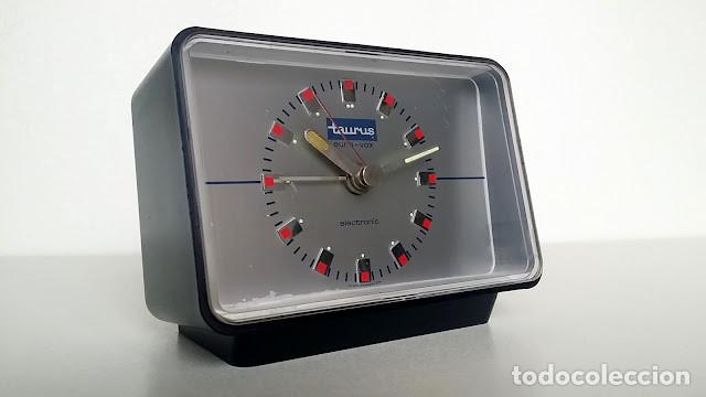 Despertadores antiguos: Reloj despertador Taurus - Foto 2