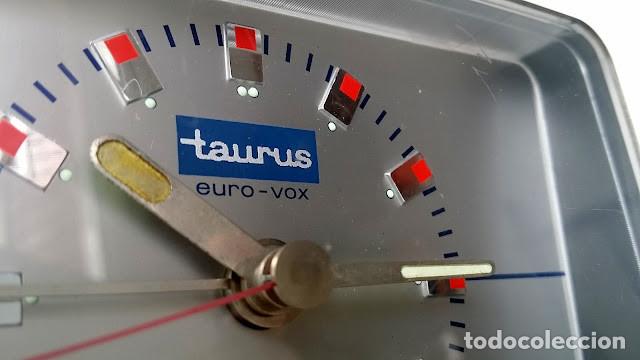 Despertadores antiguos: Reloj despertador Taurus - Foto 5