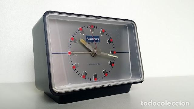 Despertadores antiguos: Reloj despertador Taurus - Foto 8