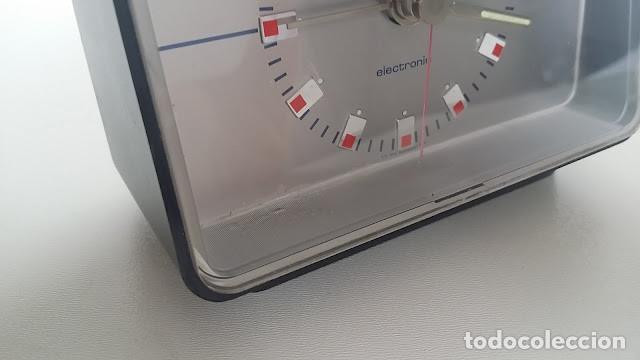Despertadores antiguos: Reloj despertador Taurus - Foto 9