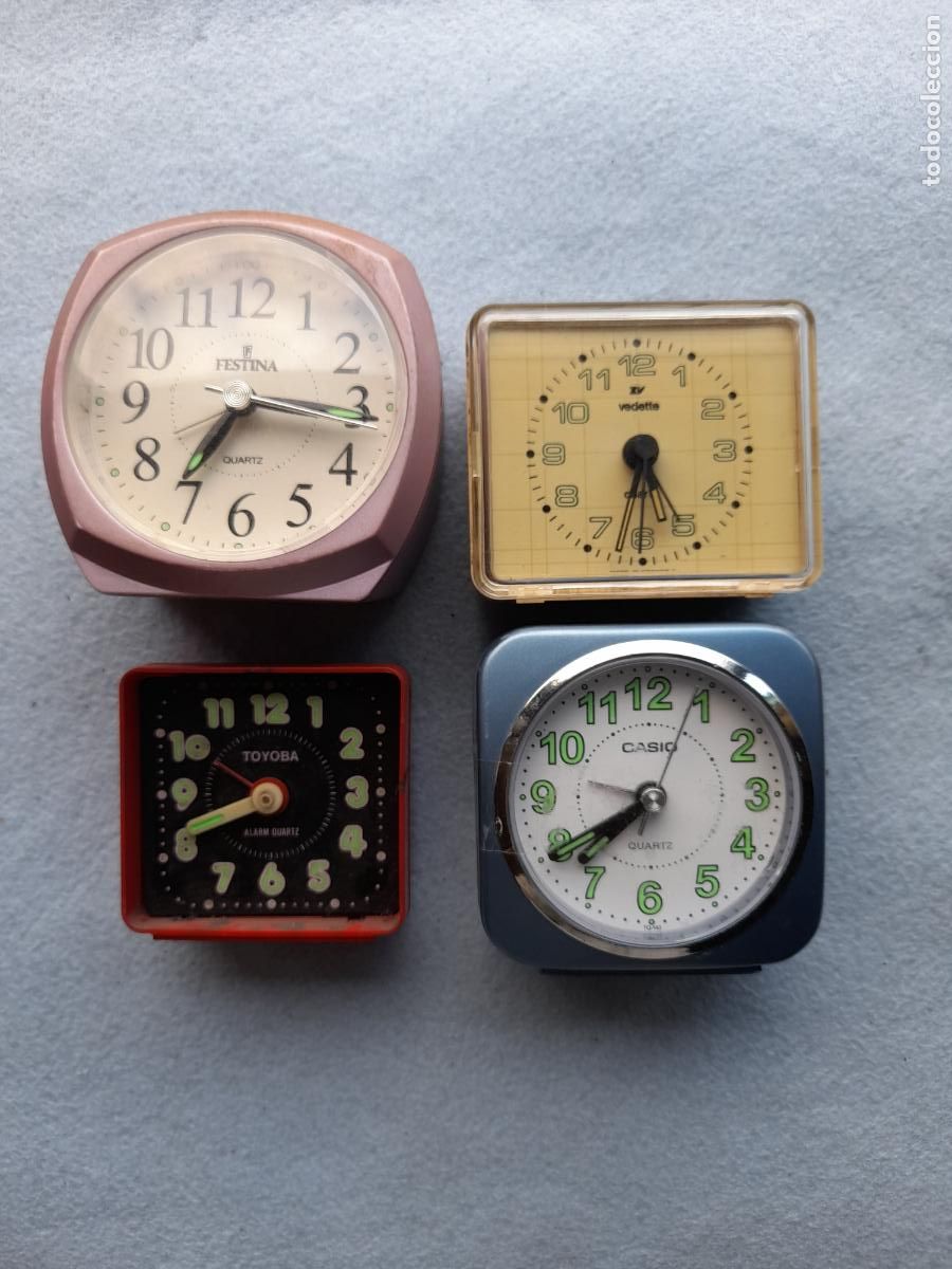 Old Alarm Clocks: Lote de 4 Despertadores de Cuarzo para restaurar o piezas