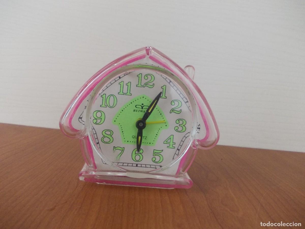 Despertadores antiguos: Reloj rosa casita cuarzo vintage infantil decoraci&oacute;n