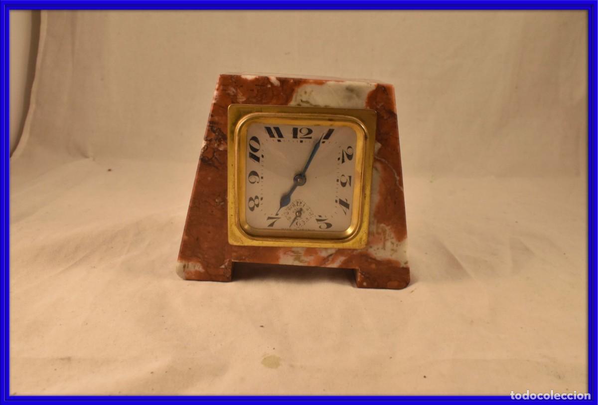 Despertadores antiguos: Reloj despertador art deco de marmol. A&ntilde;os 40