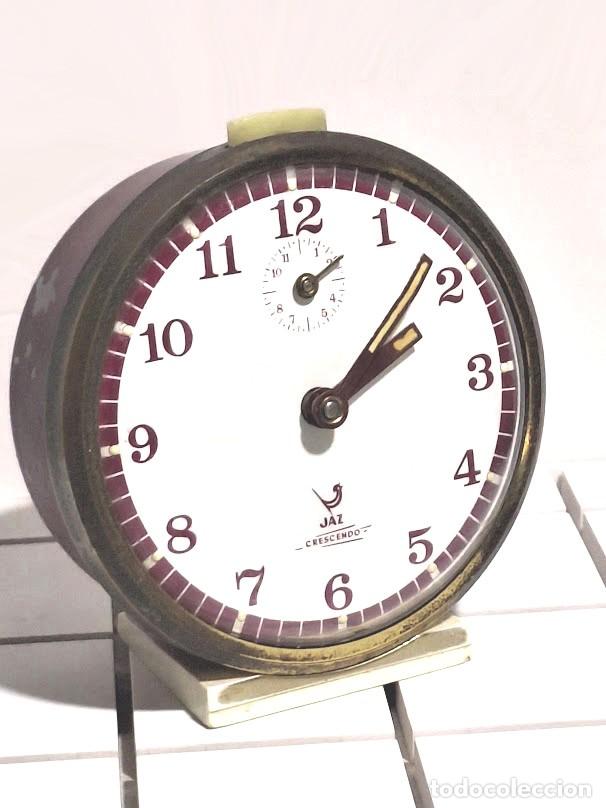 Despertadores antiguos: Antiguo Reloj despertador JAZ Crescendo a&ntilde;os 50/60