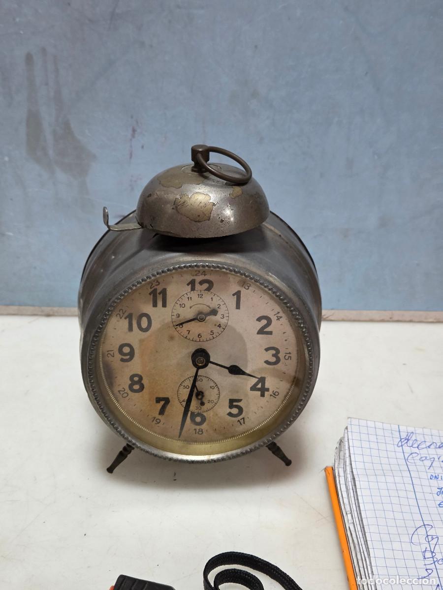 Despertadores antiguos: reloj despertador de campana