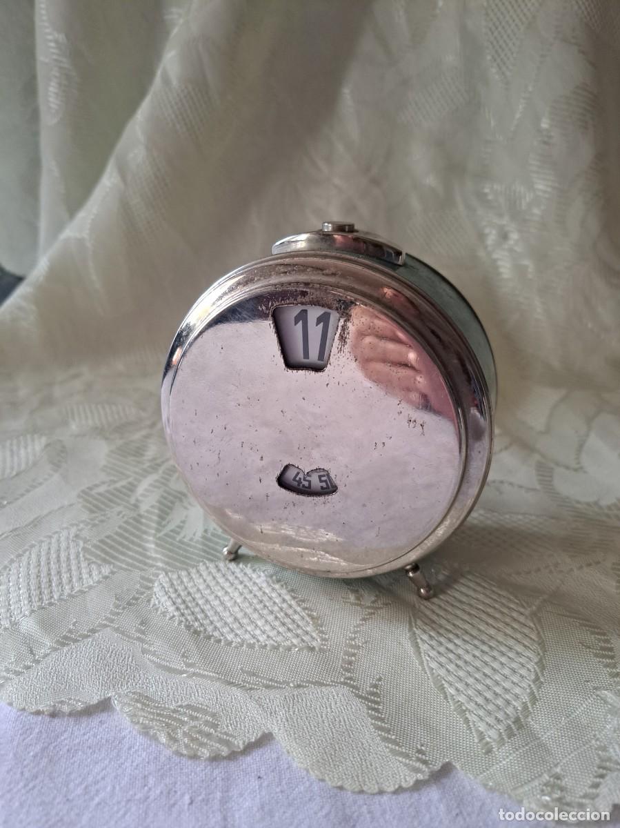 Despertadores antiguos: Antiguo reloj despertador Westclox o Jazz de las d&eacute;cadas de 1940 a 1960