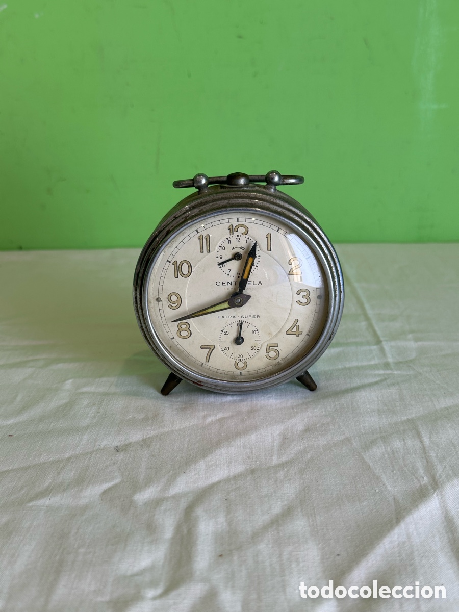 Despertadores antiguos: Antiguo reloj despertador mec&aacute;nico Centella Extra Super metal vintage