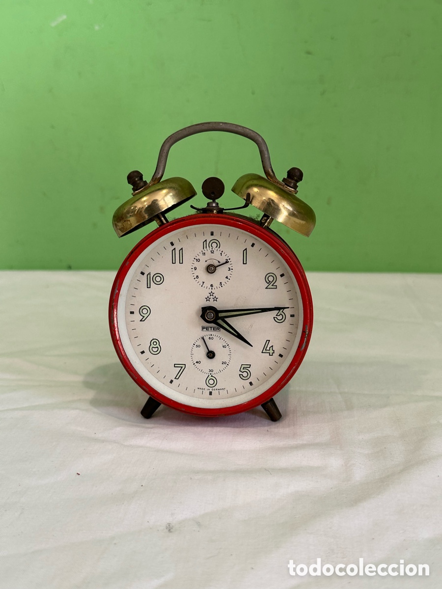 Despertadores antiguos: Antiguo reloj despertador ALBA rojo met&aacute;lico vintage