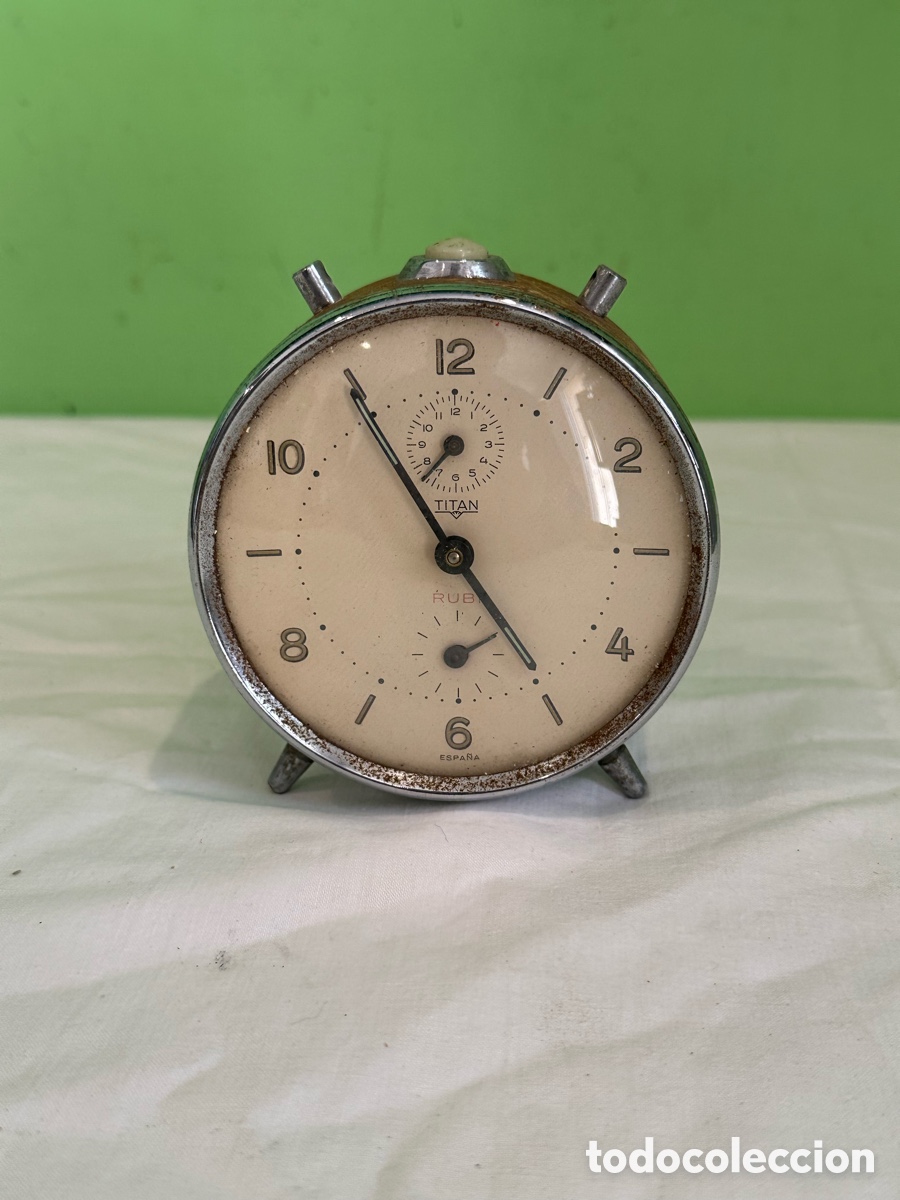 Despertadores antiguos: Reloj despertador Titan Rub&iacute; Espa&ntilde;a vintage funcionando