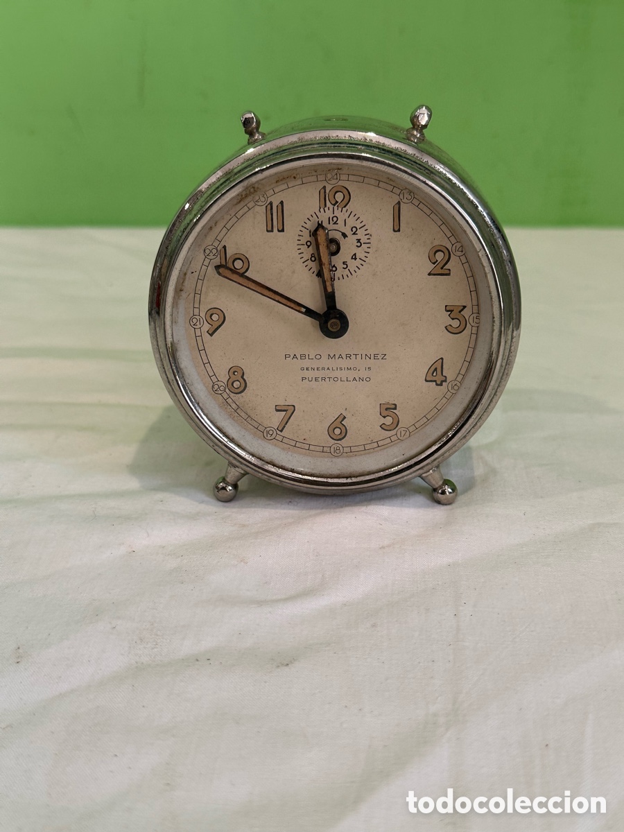 Despertadores antiguos: Reloj despertador vintage publicitario Pablo Mart&iacute;nez Puertollano
