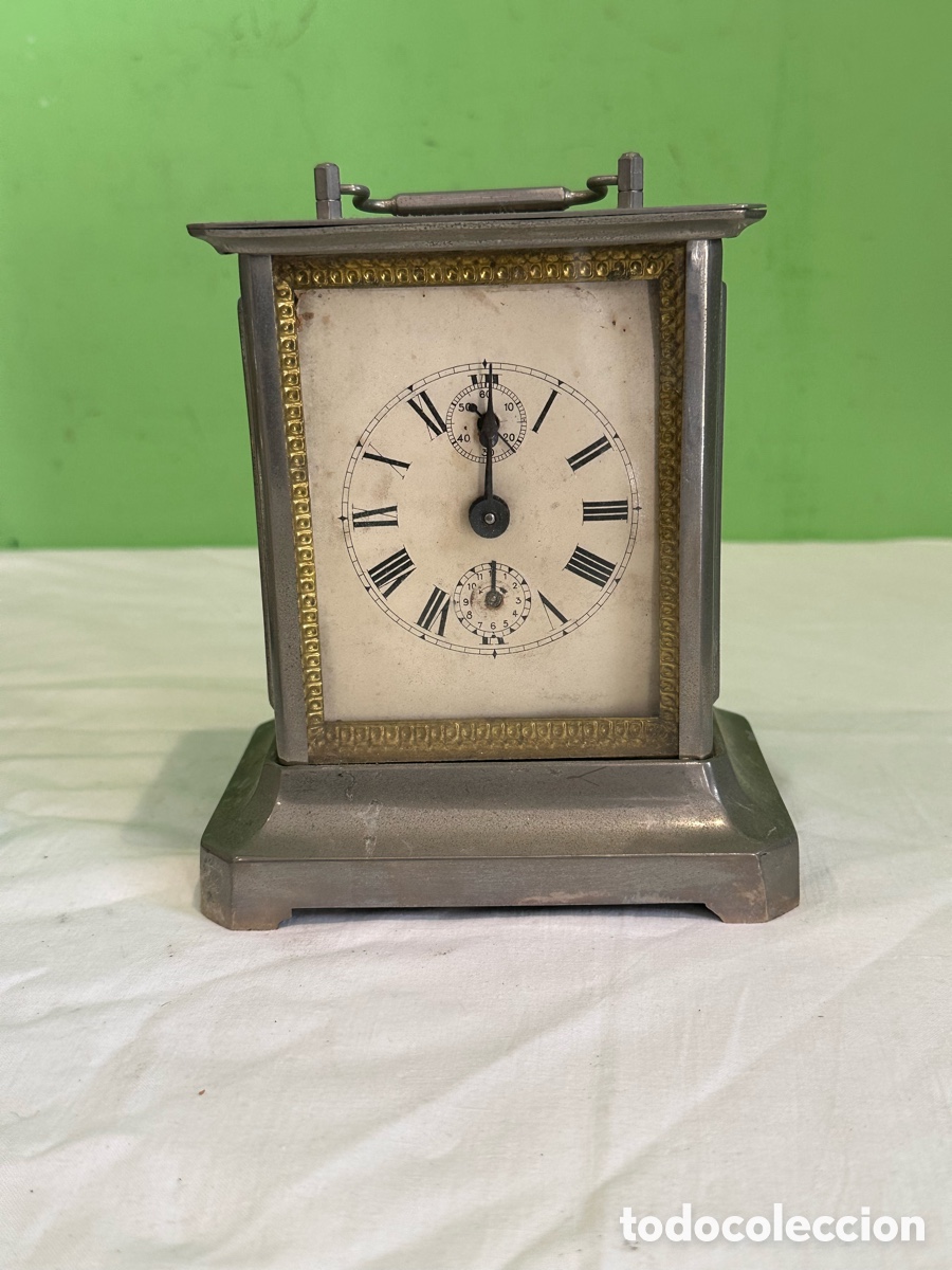 Despertadores antiguos: Reloj de sobremesa antiguo estilo Art D&eacute;co metal y esfera romana