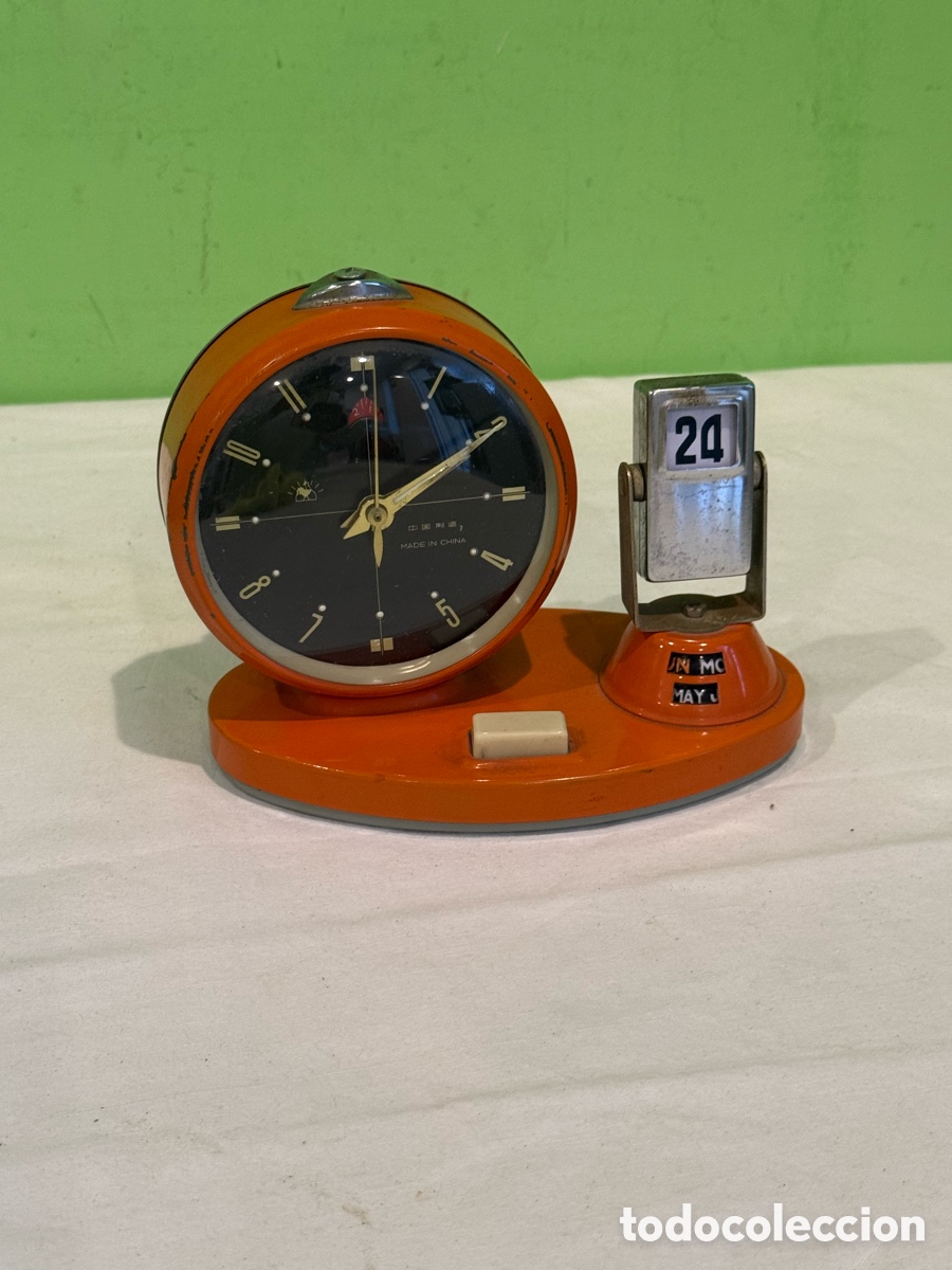 Old Alarm Clocks: Reloj despertador vintage retro naranja con calendario perpetuo a&ntilde;os 70