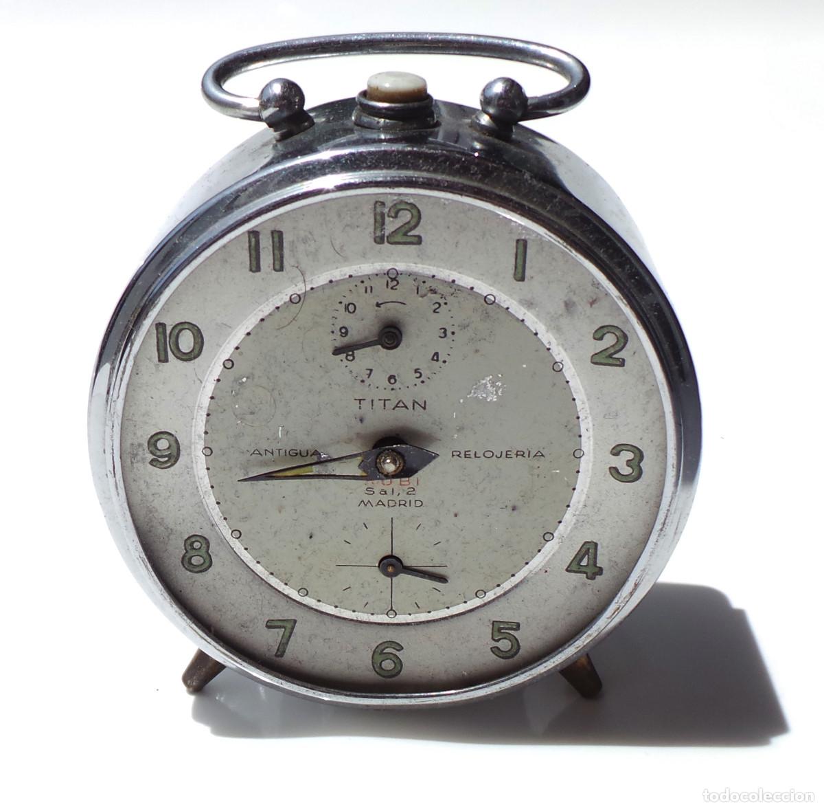 Despertadores antiguos: RELOJ DESPERTADOR ANTIGUO DE LA MARCA TITAN CON CARCASA CROMADA.