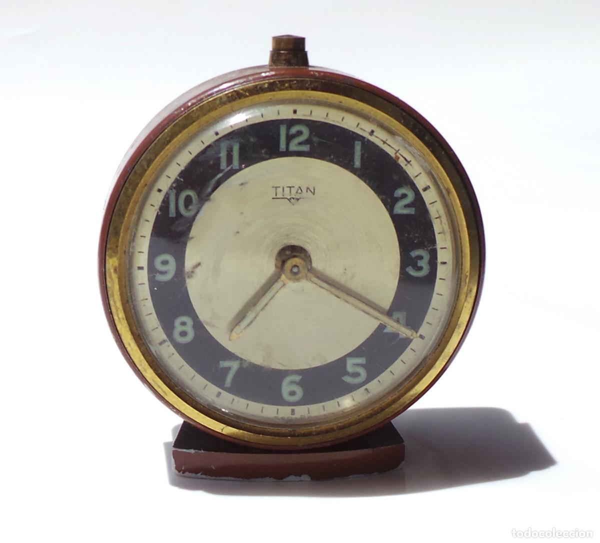 Despertadores antiguos: RELOJ DESPERTADOR MEC&Aacute;NICO MARCA TITAN, PROBABLEMENTE FABRICADO EN ESPA&Ntilde;A DURANTE MEDIADOS SIGLO XX.