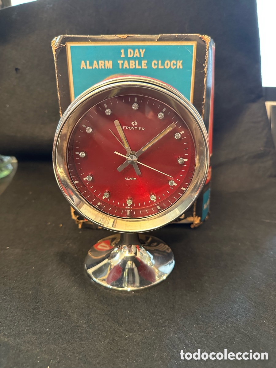 Despertadores antiguos: RELOJ DESPERTADOR DE CUERDA MARCA FRONTIER DE LOS A&Ntilde;OS 70 COLOR ROJO, (NOS)